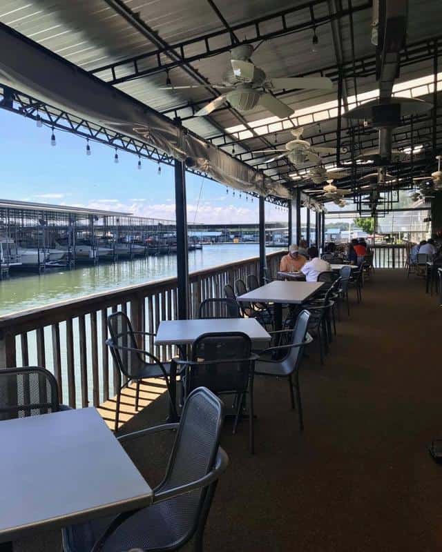 Calhoun’s On The River 2