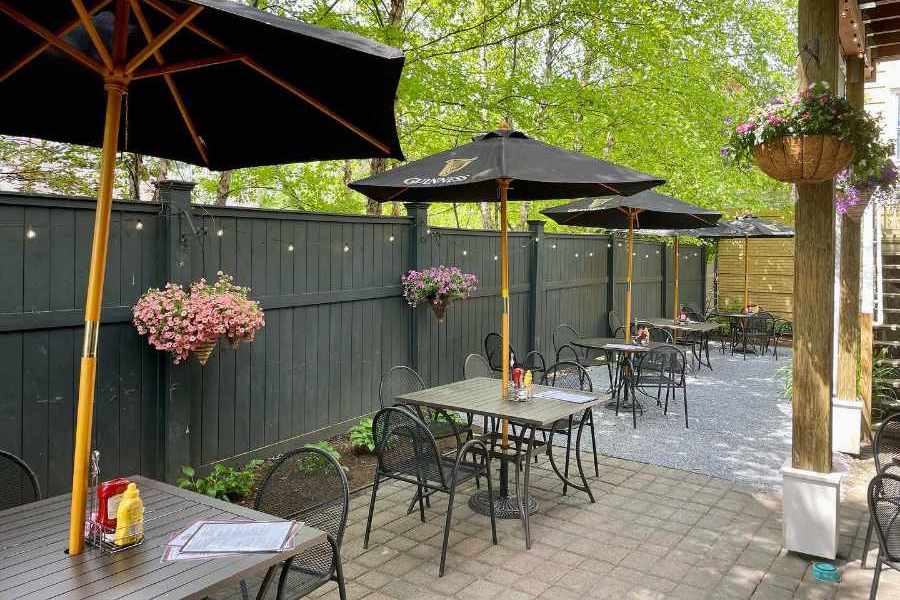 restaurants in lenox ma