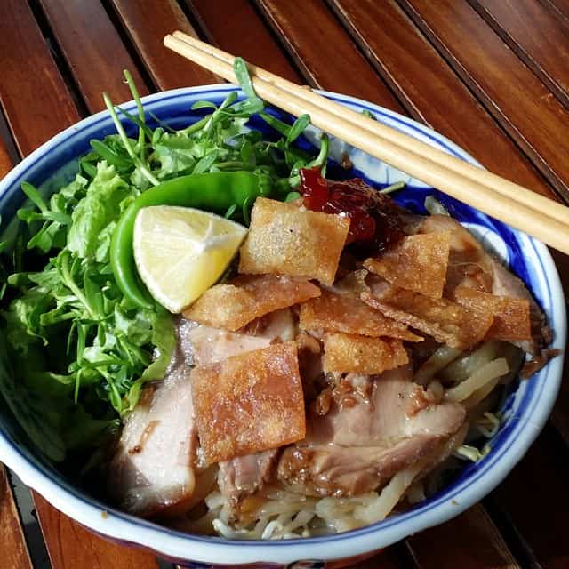 Cao Lầu (Cao Lau Noodles)