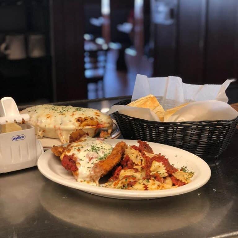 15 Best Restaurants in Davenport, Iowa 2023 (Best Food)