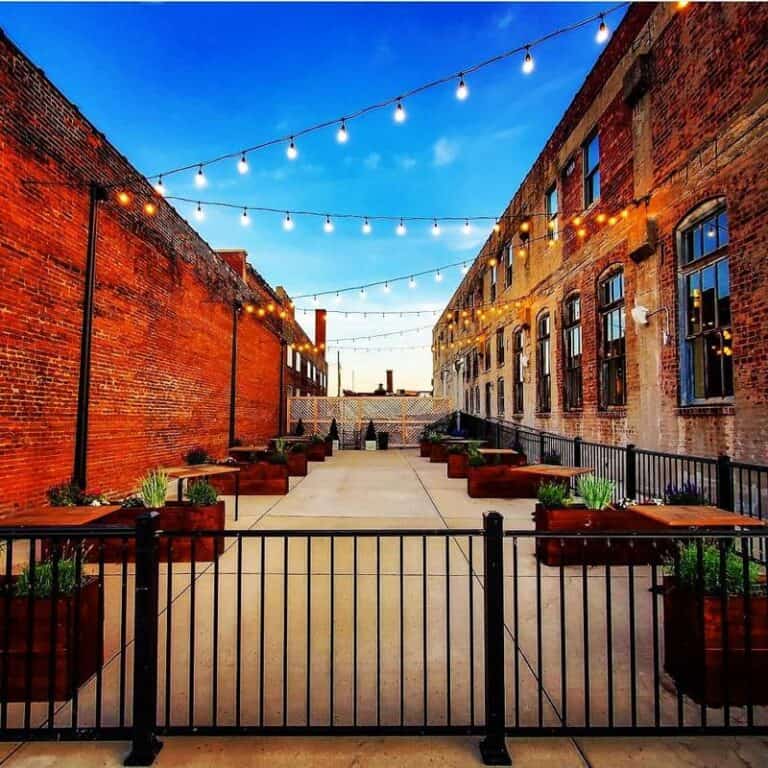 15 Best Restaurants in Davenport, Iowa 2023 (Best Food)